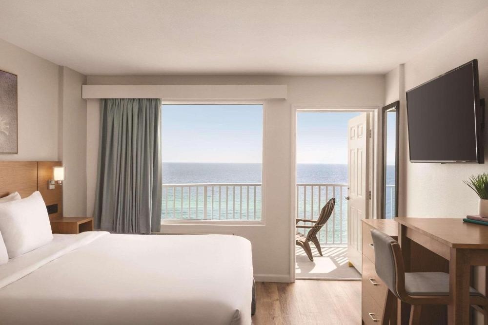 Radisson Hotel Panama City Beach - Oceanfront